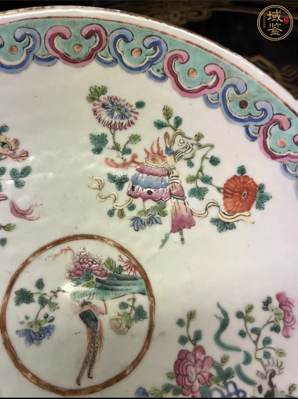 古玩陶瓷粉彩花鳥八寶紋盤真品鑒賞圖