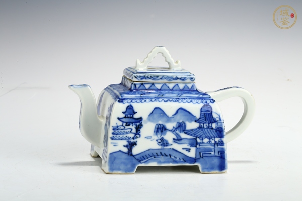 古玩清晚·青花山水人物紋四方壺真品鑒賞圖