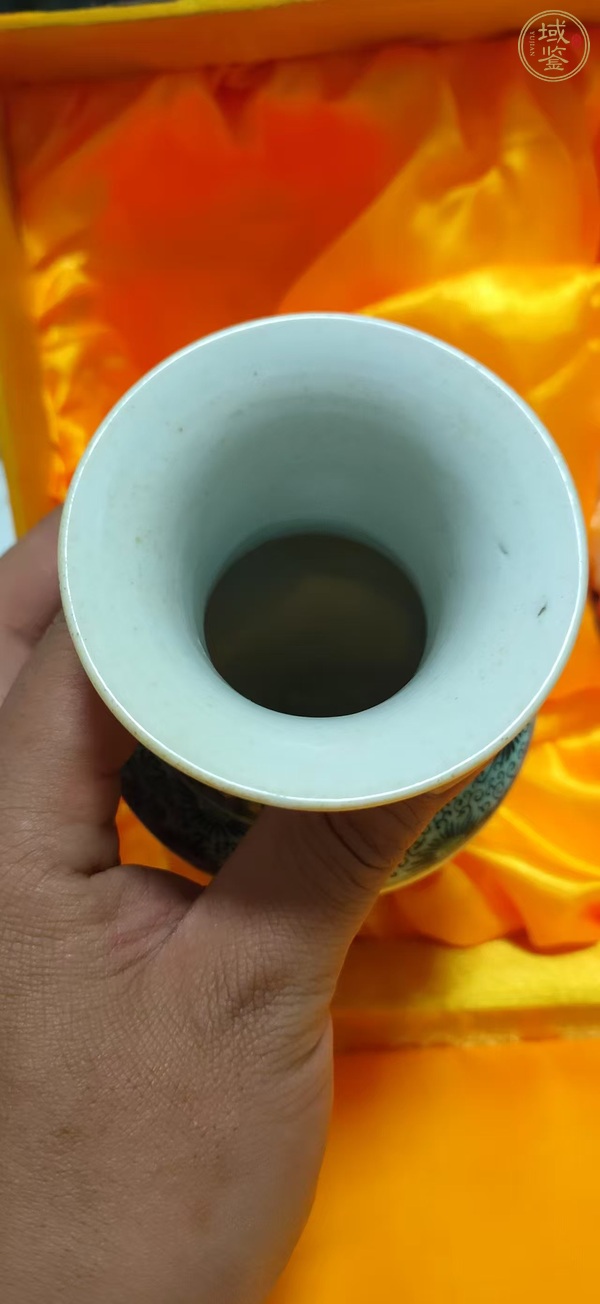 古玩陶瓷五彩小棒槌瓶真品鑒賞圖