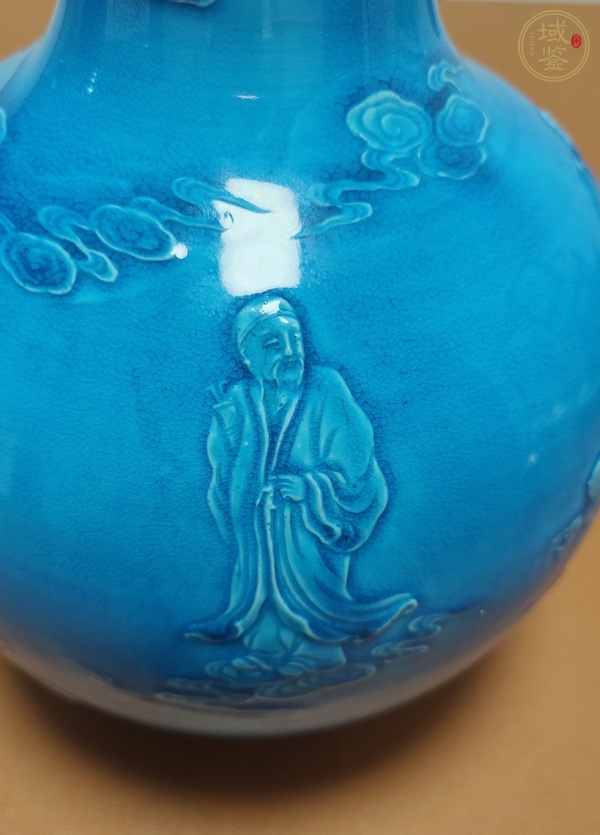 古玩陶瓷孔雀藍(lán)印花瓶真品鑒賞圖