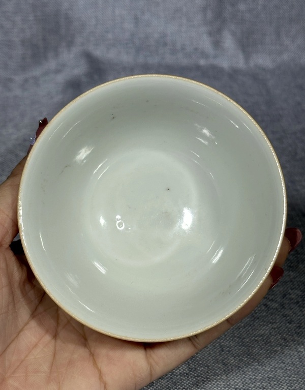 古玩陶瓷清乾隆白軋道粉彩杯拍賣，當(dāng)前價(jià)格5777元