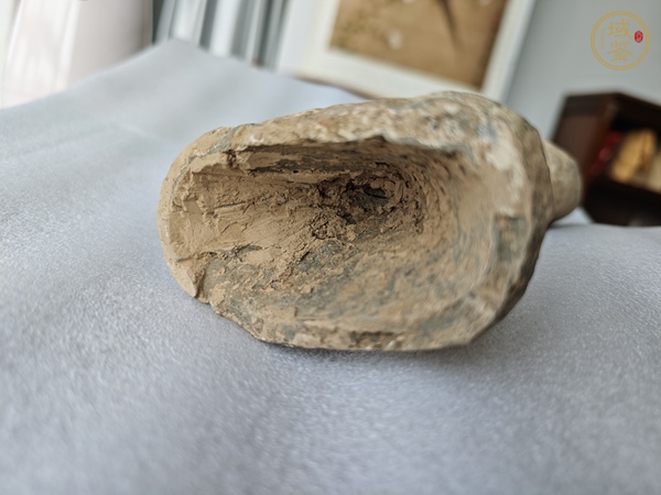 古玩陶瓷喇叭褲俑真品鑒賞圖