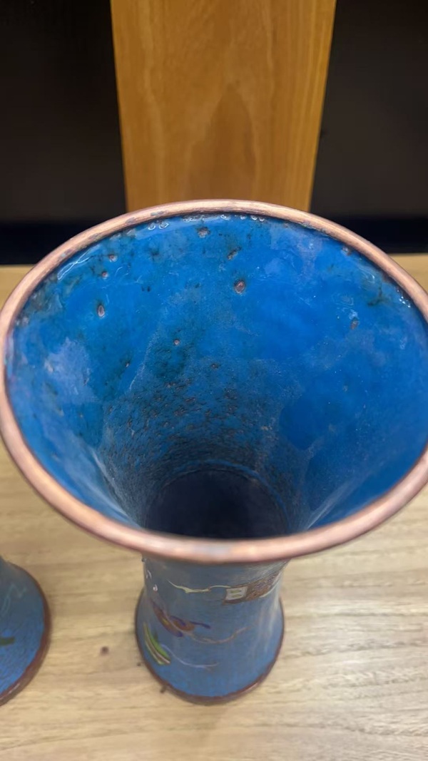 古玩銅器掐絲琺瑯花觚拍賣(mài)，當(dāng)前價(jià)格5600元