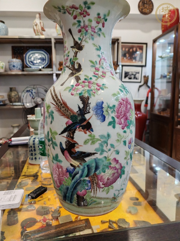古玩陶瓷同治細(xì)路粉彩五倫圖瓶真品鑒賞圖