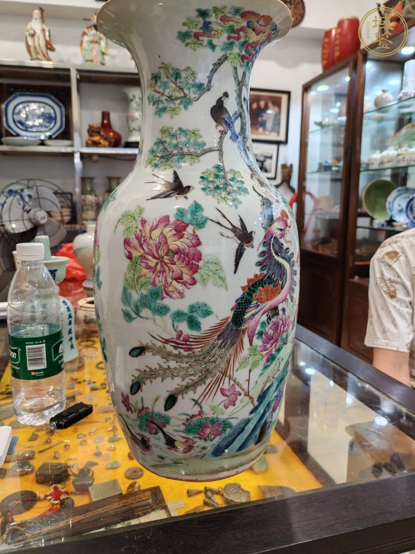 古玩陶瓷同治細(xì)路粉彩五倫圖瓶真品鑒賞圖