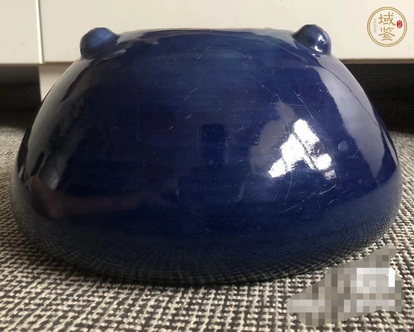 古玩陶瓷霽藍釉三足香爐真品鑒賞圖