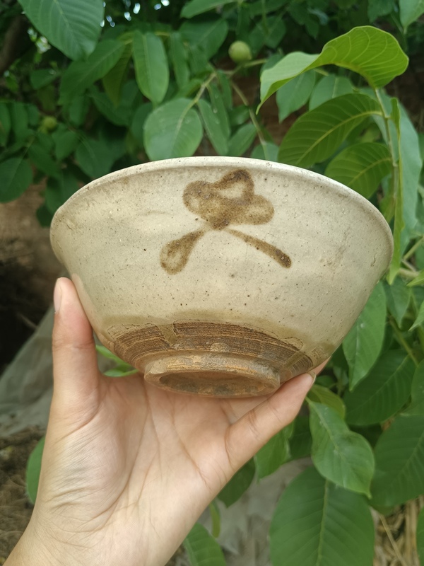 古玩轉(zhuǎn)賣明～白地黑花碗拍賣，當(dāng)前價(jià)格4860元
