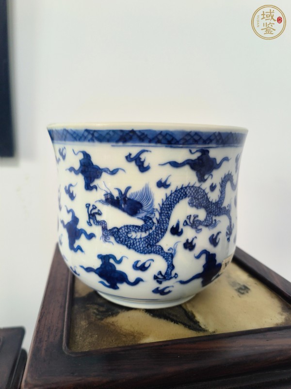 古玩陶瓷龍紋青花器真品鑒賞圖