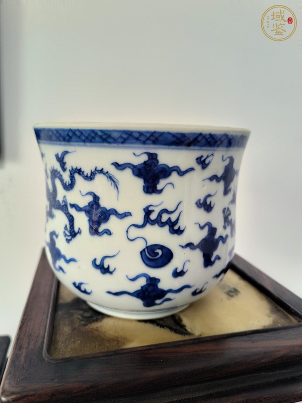古玩陶瓷龍紋青花器真品鑒賞圖
