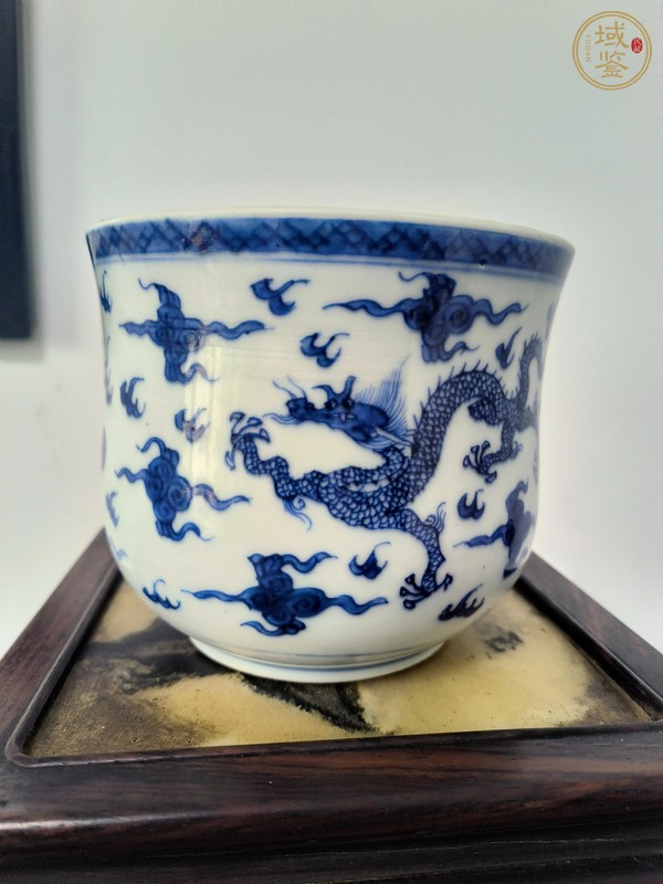 古玩陶瓷龍紋青花器真品鑒賞圖