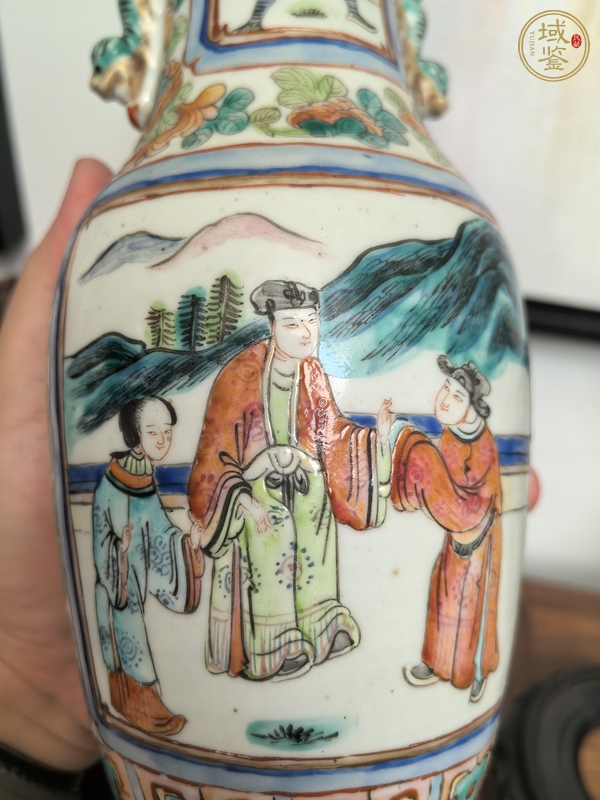 古玩陶瓷同治細路粉彩花口瓶真品鑒賞圖