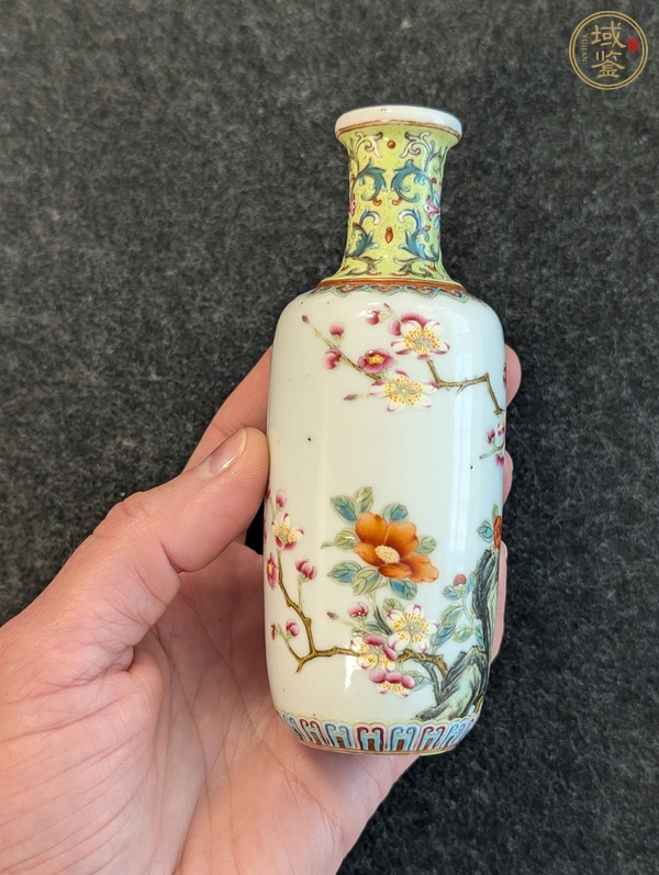 古玩陶瓷花卉紋瓶真品鑒賞圖