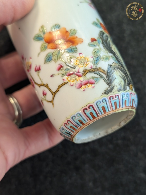 古玩陶瓷花卉紋瓶真品鑒賞圖