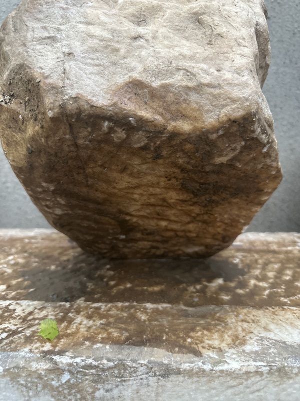 古玩雜項明代.狻猊房山漢白玉桌腿拍賣，當前價格3500元