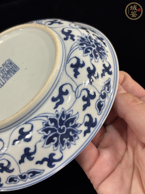 古玩陶瓷花卉紋青花盤(pán)真品鑒賞圖