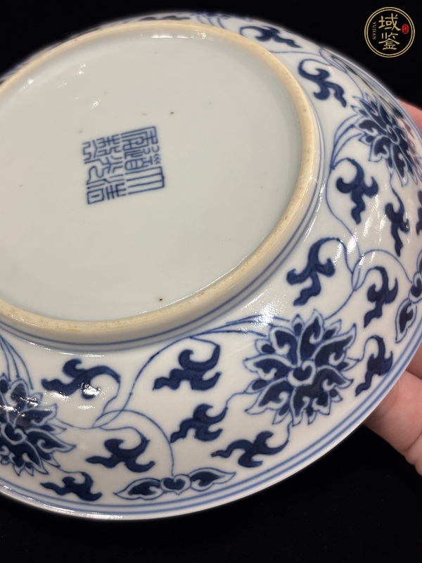 古玩陶瓷花卉紋青花盤(pán)真品鑒賞圖