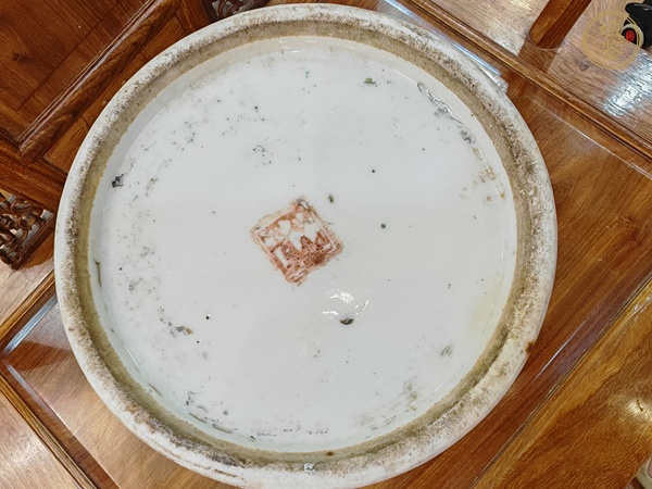 古玩陶瓷晚清淺降彩開窗帽筒真品鑒賞圖