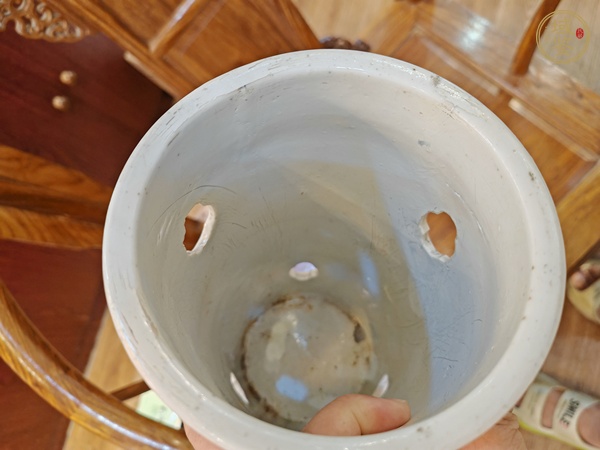 古玩陶瓷晚清淺降彩開窗帽筒真品鑒賞圖
