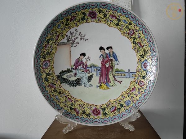 古玩陶瓷仕女紋粉彩真品鑒賞圖