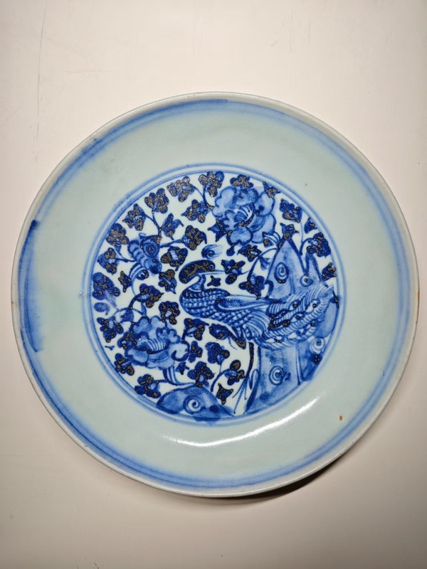 古玩轉(zhuǎn)賣明空白期青花洞石孔雀盤拍賣，當(dāng)前價(jià)格1388元