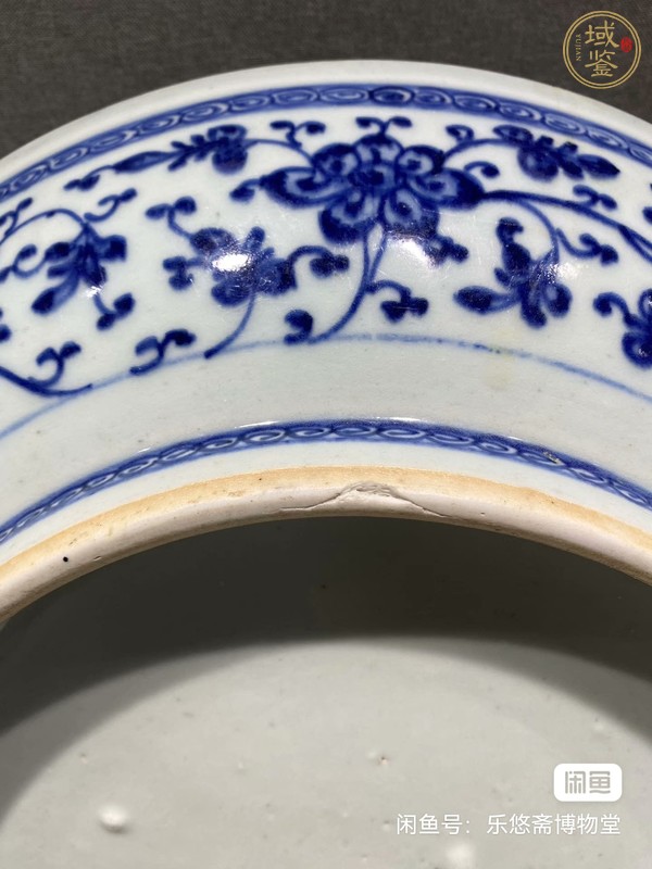 古玩花卉紋青花盤真品鑒賞圖