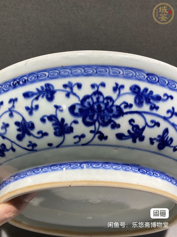 古玩陶瓷花卉紋青花盤(pán)真品鑒賞圖