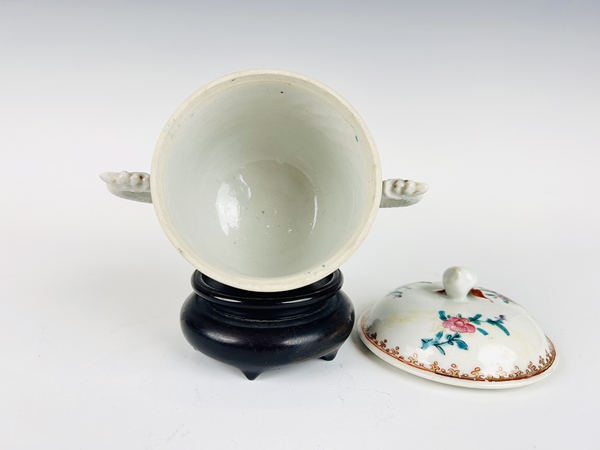 古玩陶瓷清乾隆·廣彩人物故事開(kāi)窗雙耳杯拍賣，當(dāng)前價(jià)格0元