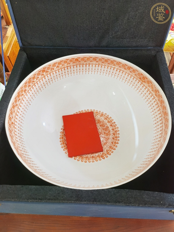 古玩陶瓷礬紅山水紋大碗真品鑒賞圖