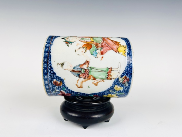 古玩陶瓷清乾隆·藍(lán)地廣彩人物開窗馬克杯拍賣，當(dāng)前價(jià)格99元