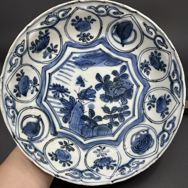 古玩陶瓷明萬歷青花飛黃騰達(dá)圖21cm花口盤拍賣，當(dāng)前價(jià)格2200元