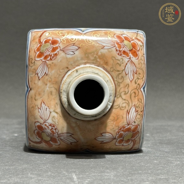 古玩陶瓷青花礬紅山水人物四方瓶真品鑒賞圖