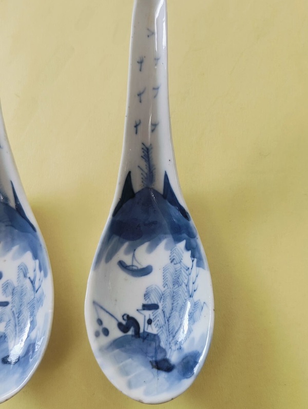古玩陶瓷青花山水人物垂釣紋調(diào)羹勺子拍賣，當(dāng)前價格588元