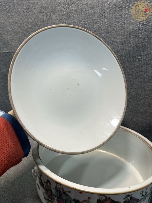 古玩陶瓷清同治 粉彩人物紋品鍋真品鑒賞圖