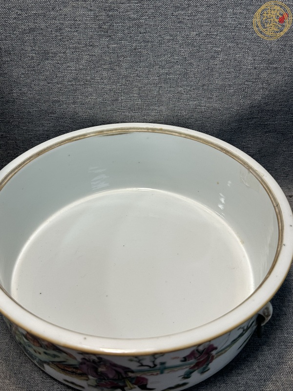 古玩陶瓷清同治 粉彩人物紋品鍋真品鑒賞圖