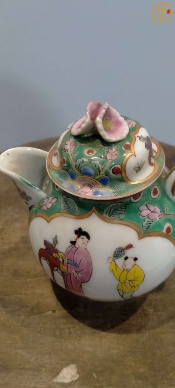 古玩陶瓷粉彩奶壺真品鑒賞圖
