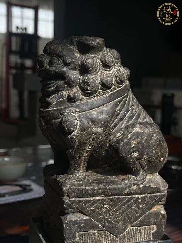 古玩雜項(xiàng)案頭獅真品鑒賞圖