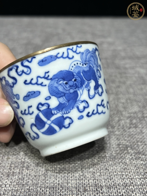 古玩陶瓷獅紋青花杯真品鑒賞圖