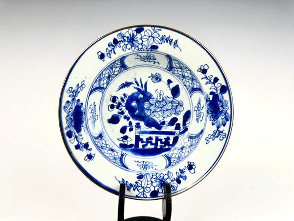 古玩嚴選清康熙·青花洞石花卉深腹折沿盤拍賣，當前價格400元