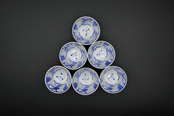 古玩陶瓷【紫煙閣】醬釉內(nèi)青花魚藻紋杯6只拍賣，當前價格98元