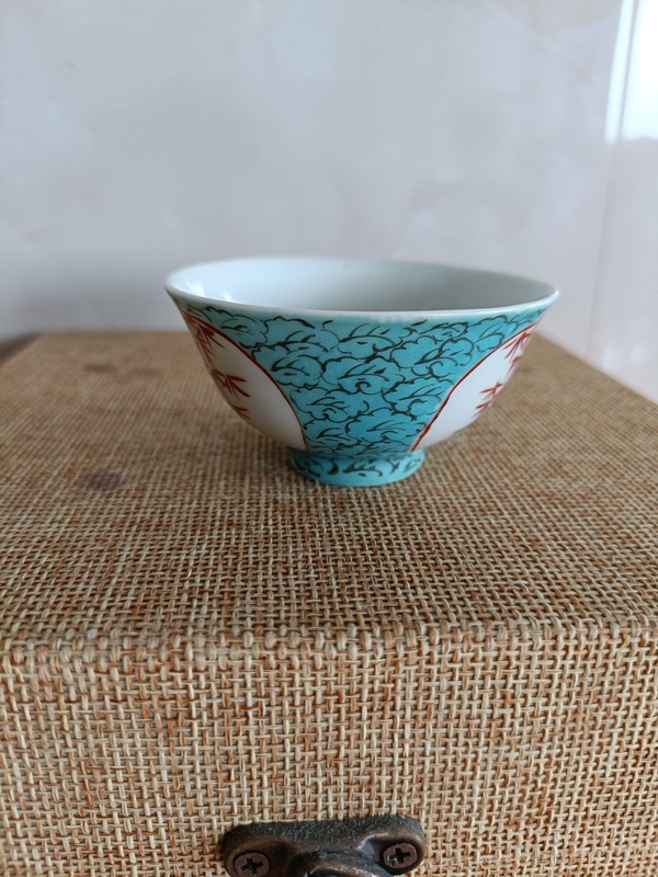 古玩陶瓷精品乾隆年制本朝款松石綠地礬紅竹報平安茶圓拍賣，當前價格5980元