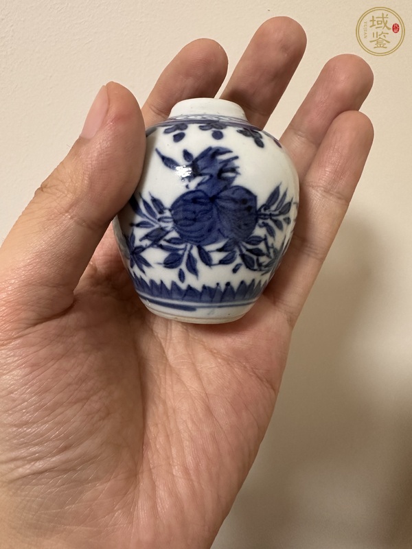 古玩陶瓷花果紋青花瓶真品鑒賞圖