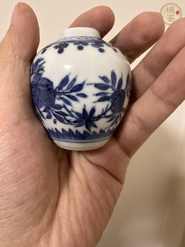古玩陶瓷花果紋青花瓶真品鑒賞圖