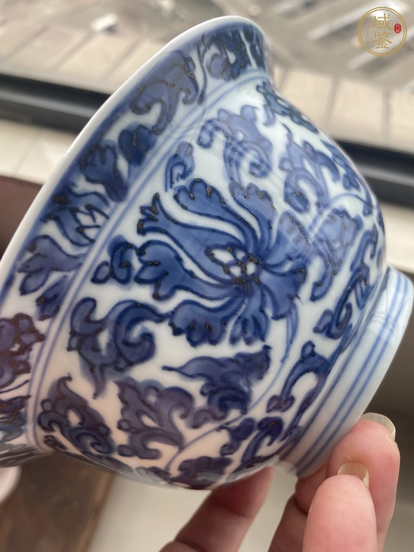 古玩陶瓷清康熙青花纏枝花卉紋碗真品鑒賞圖