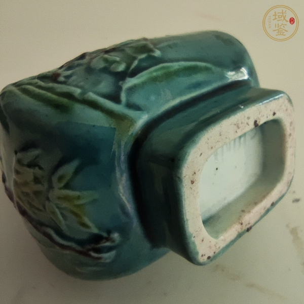 古玩陶瓷民國素三彩小貫耳瓶真品鑒賞圖