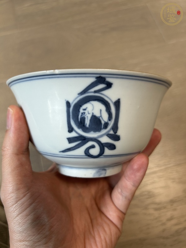 古玩陶瓷青花瑞獸紋茶碗真品鑒賞圖