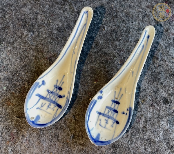 古玩陶瓷青花樓閣紋調(diào)羹真品鑒賞圖