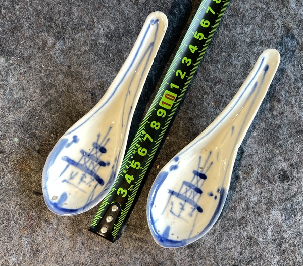 古玩陶瓷青花樓閣紋調羹拍賣，當前價格120元