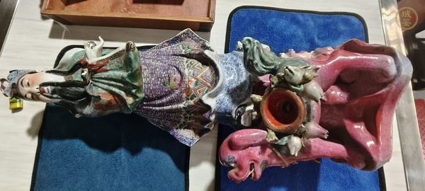 古玩陶瓷人物粉彩塑像真品鑒賞圖