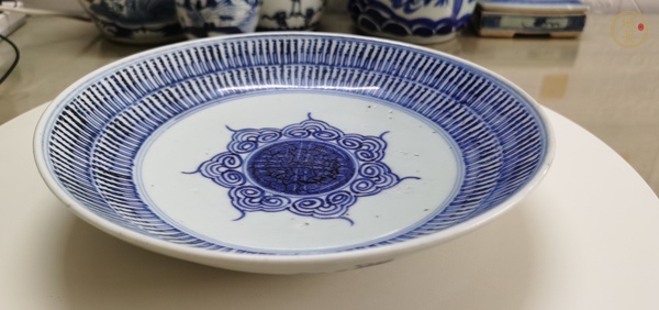 古玩陶瓷德化窯青花盤真品鑒賞圖