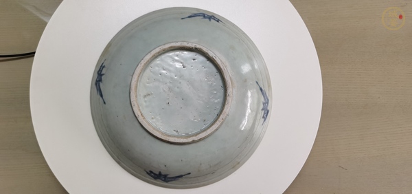 古玩陶瓷梵字紋青花盤真品鑒賞圖